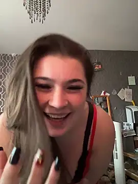 SpicyRed_x's cam snapshot