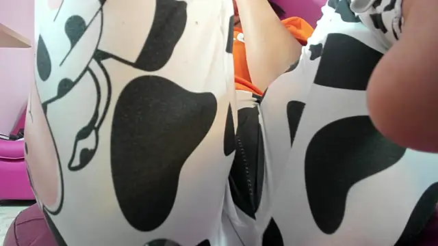 CAMILA--REY's cam snapshot