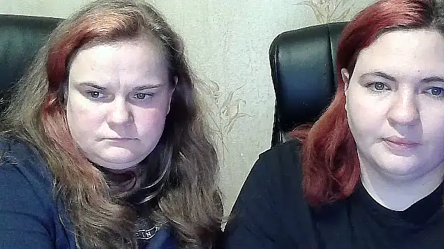 HollyXXXEva's cam snapshot