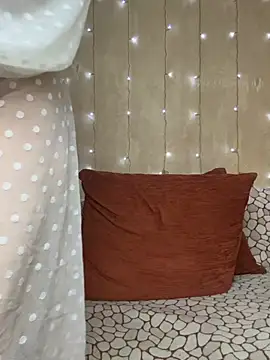 Amberhotqueen live sex cam