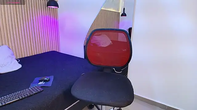 Kendal_Rosse's cam snapshot