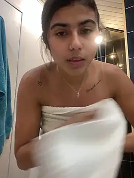 adorablepetite's cam snapshot