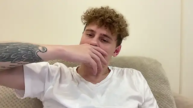 Tyler_Garner's cam snapshot