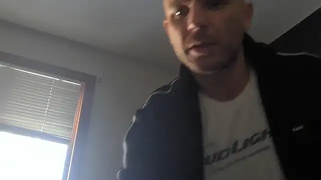 FrankieFuckMe's cam snapshot