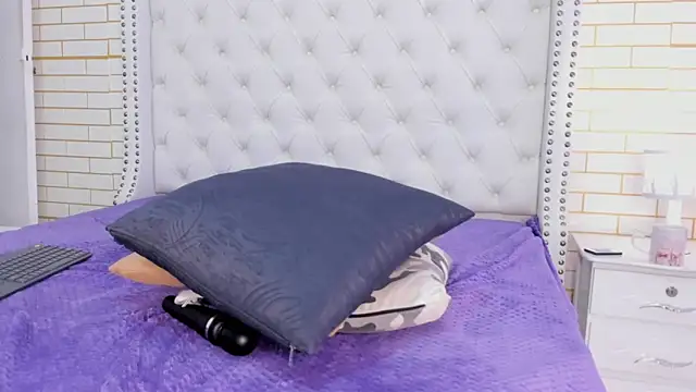 kylie_wilsson's cam snapshot