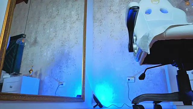 AlessiaLondon's cam snapshot