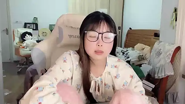 Akong11's cam snapshot