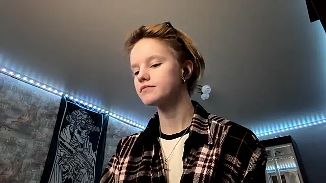 CutieGoga's cam snapshot