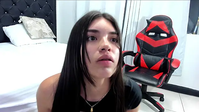 EmmaSnnow's cam snapshot