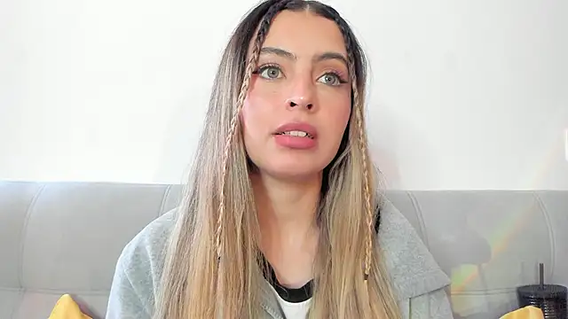 Fernanda_aaaa's cam snapshot