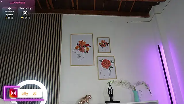 LillyDolls23 live sex cam
