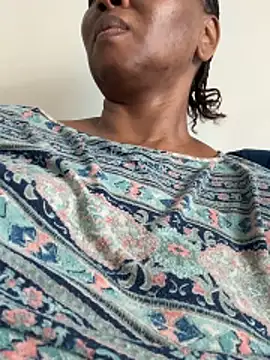 Bootyliciouse21X's cam snapshot