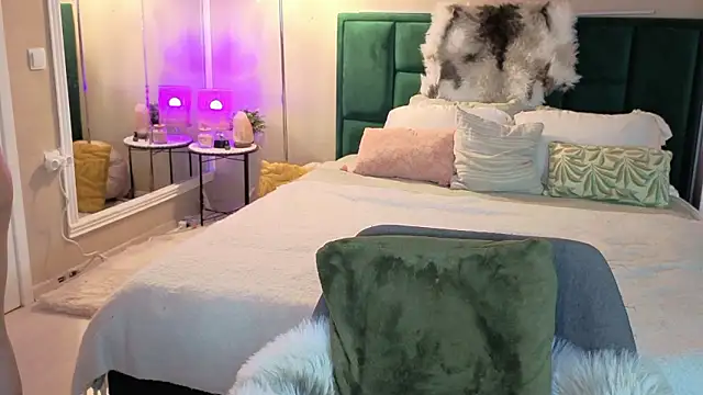 JoanneGG's cam snapshot