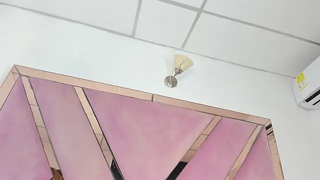 Aisha_violeht's cam snapshot