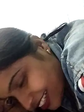 Hot-Pooja25 live sex cam