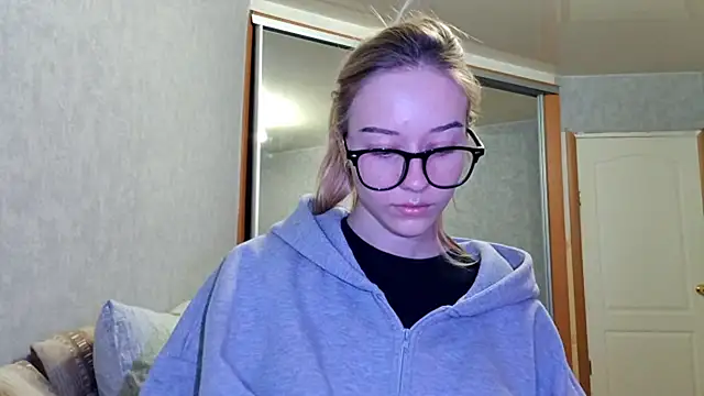 GlidedFill live sex cam