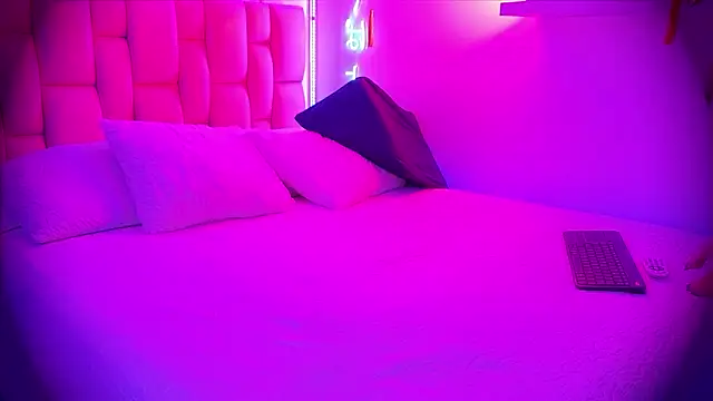 albaismynameX live sex cam