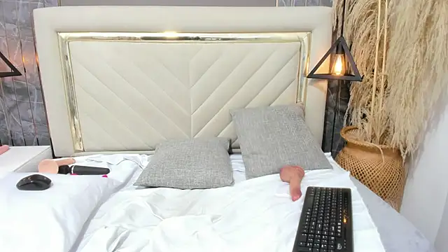 emma_evanss__'s cam snapshot