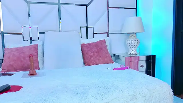 KendallCher's cam snapshot