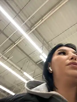 Tisha_Busty live sex cam