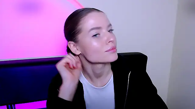 MissOliviaa_'s cam snapshot