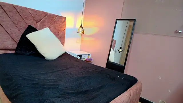 Emily_Dove's cam snapshot