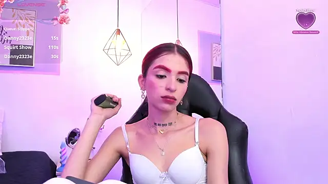 april_jones05's cam snapshot