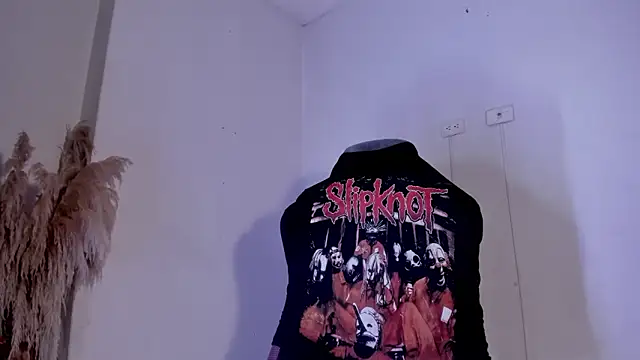 carolinemiller7 live sex cam