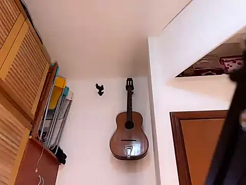 Nina-Holly's cam snapshot