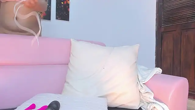 Aurora_Lull's cam snapshot