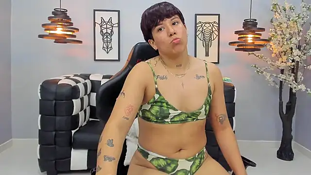 Sara_Velveet's cam snapshot