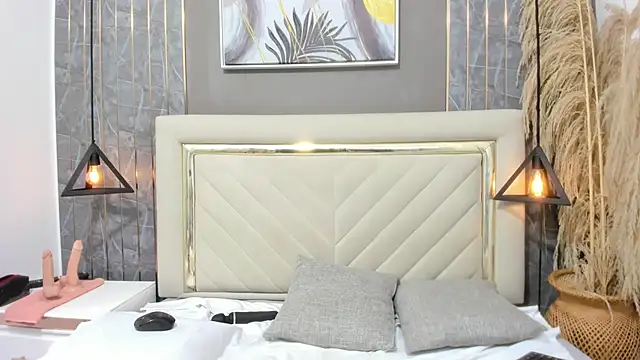 emma_evanss__'s cam snapshot