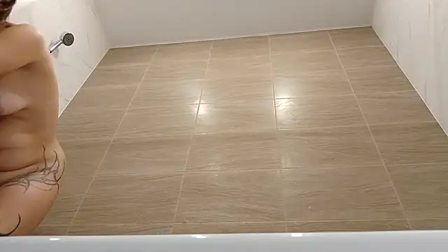 KiraMyth's cam snapshot