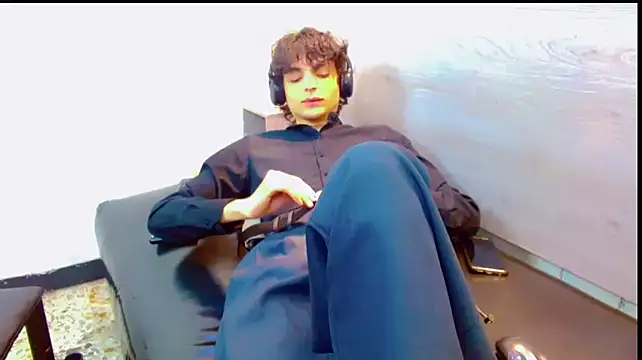 Sr_BonnyEthan's cam snapshot