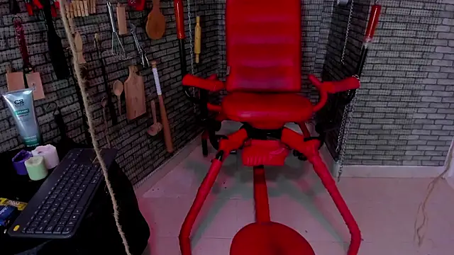 ariel_bdsm's cam snapshot