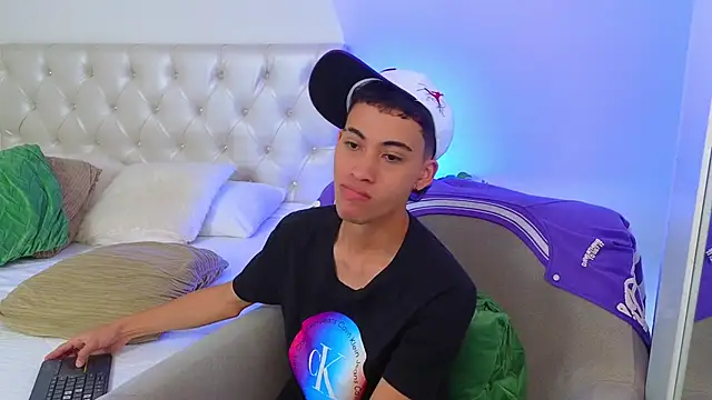 yulian_vasquez's cam snapshot