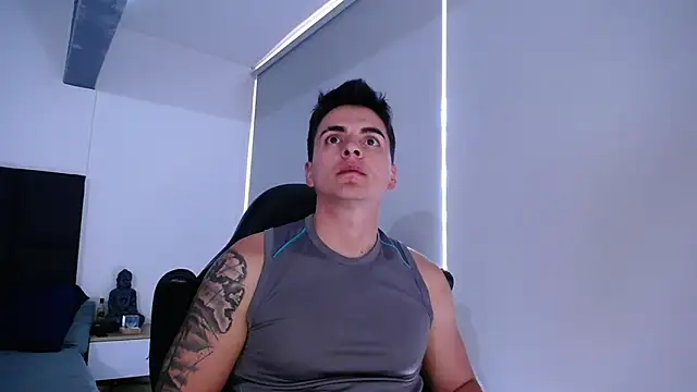 christian_valencia's cam snapshot