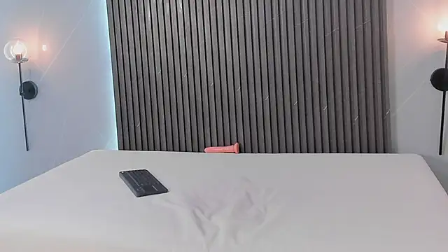 evony_becker_'s cam snapshot