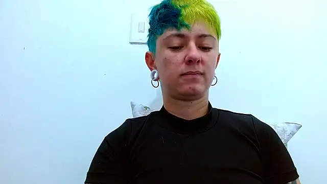 tomboyblue live sex cam