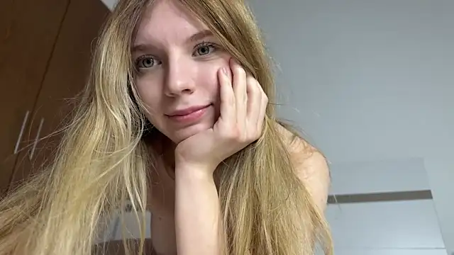 FruityXo's cam snapshot