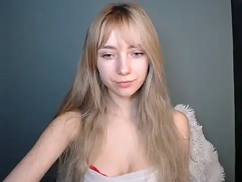 LuciaYoung's cam snapshot