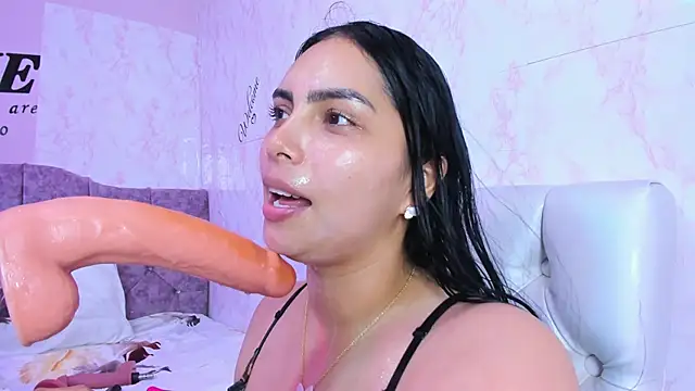 evelinn_belen's cam snapshot