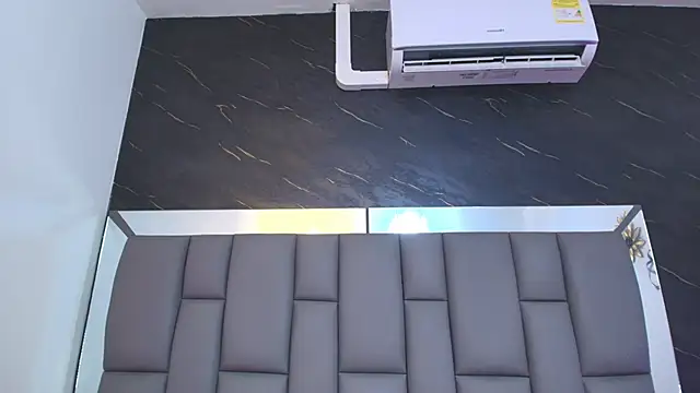 _MiaBrown_'s cam snapshot