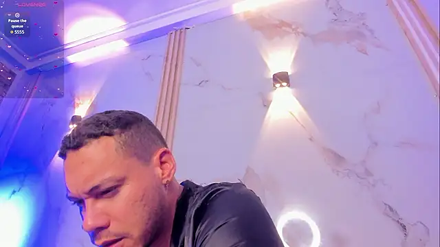 Aron_and_molly's cam snapshot