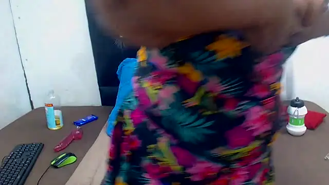 MatureMilfxxx's cam snapshot