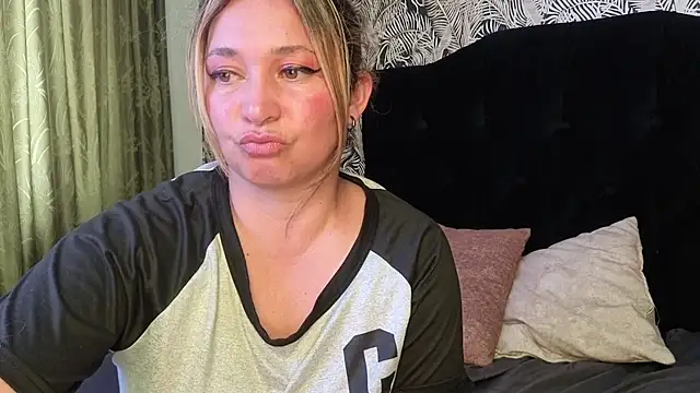 Sexy_Valeshca's cam snapshot