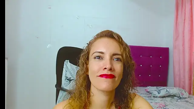 chantalsemenova1 live sex cam