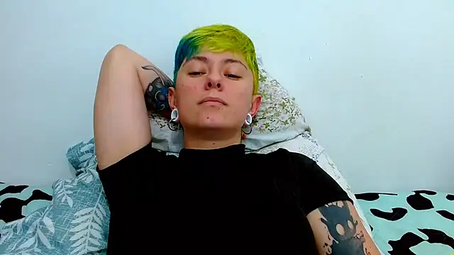 tomboyblue's cam snapshot