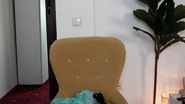 NinaCrystal1 live sex cam