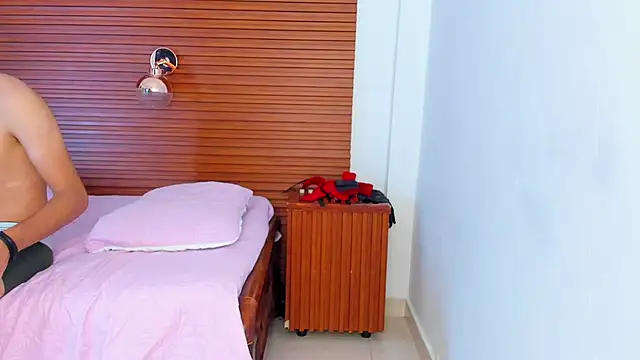 PeakkTwiins live sex cam